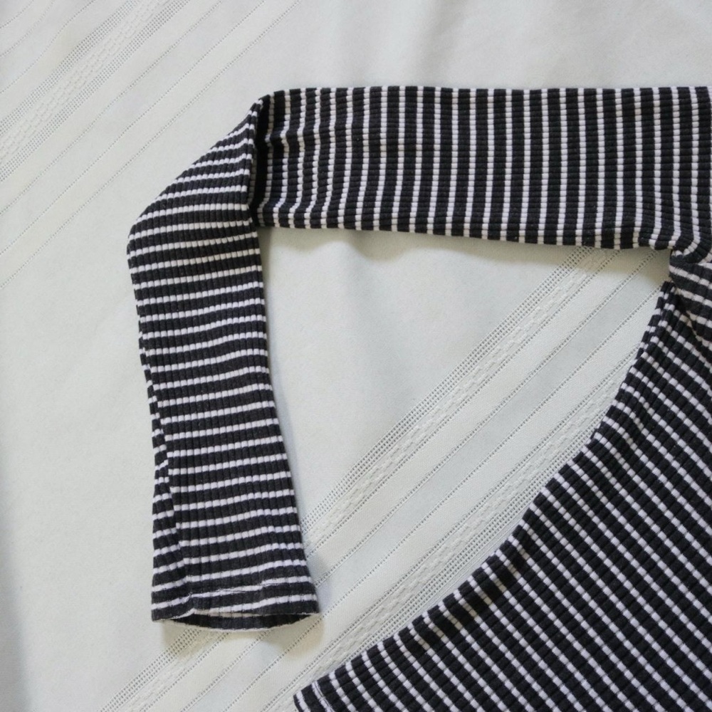 Thin striped black and white quarter zip long sleeve shirt - Picture 4 of 5